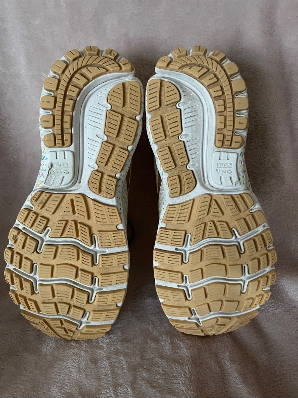 Brooks Women's Limited Edition Ghost 12 Vanilla Sprinkles - Picture 6 of 9